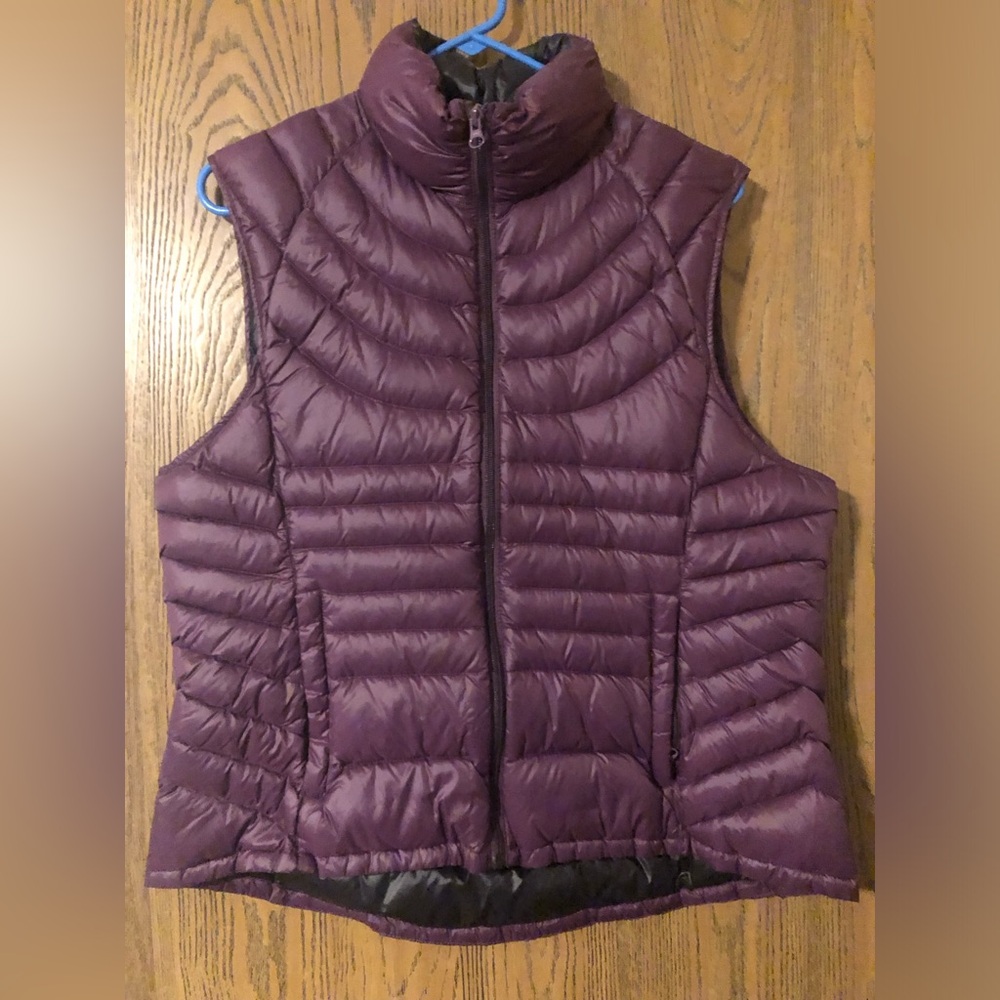 Purple/plum, goose down vest from Bernardo.size XL